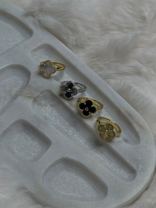 Clover Ring